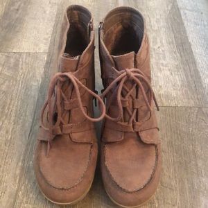 Maurice’s lace up ankle boots